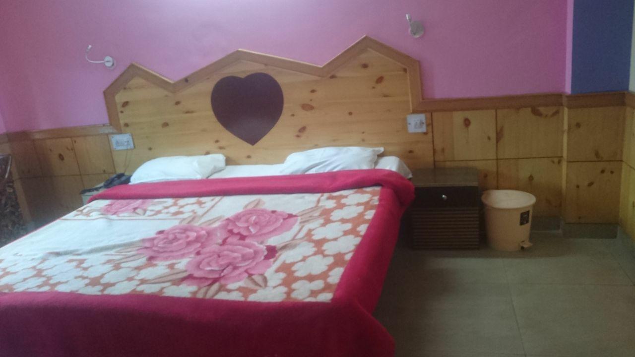 Nandini Palace Hotell Manāli Eksteriør bilde